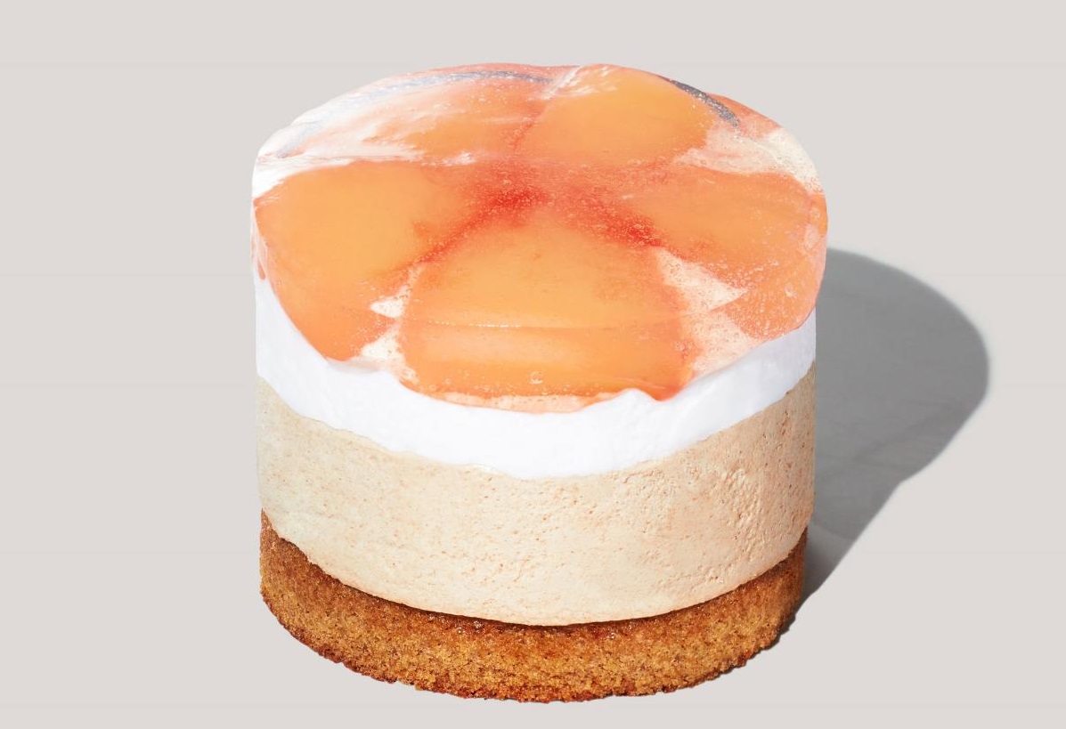 「白桃＆アールグレイケーキ」516円（持ち帰り）525円（店内利用）