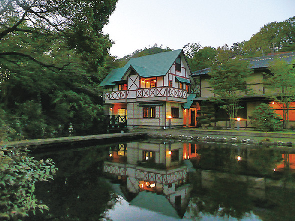 外壁に大谷石を使っ た特別離れ客室