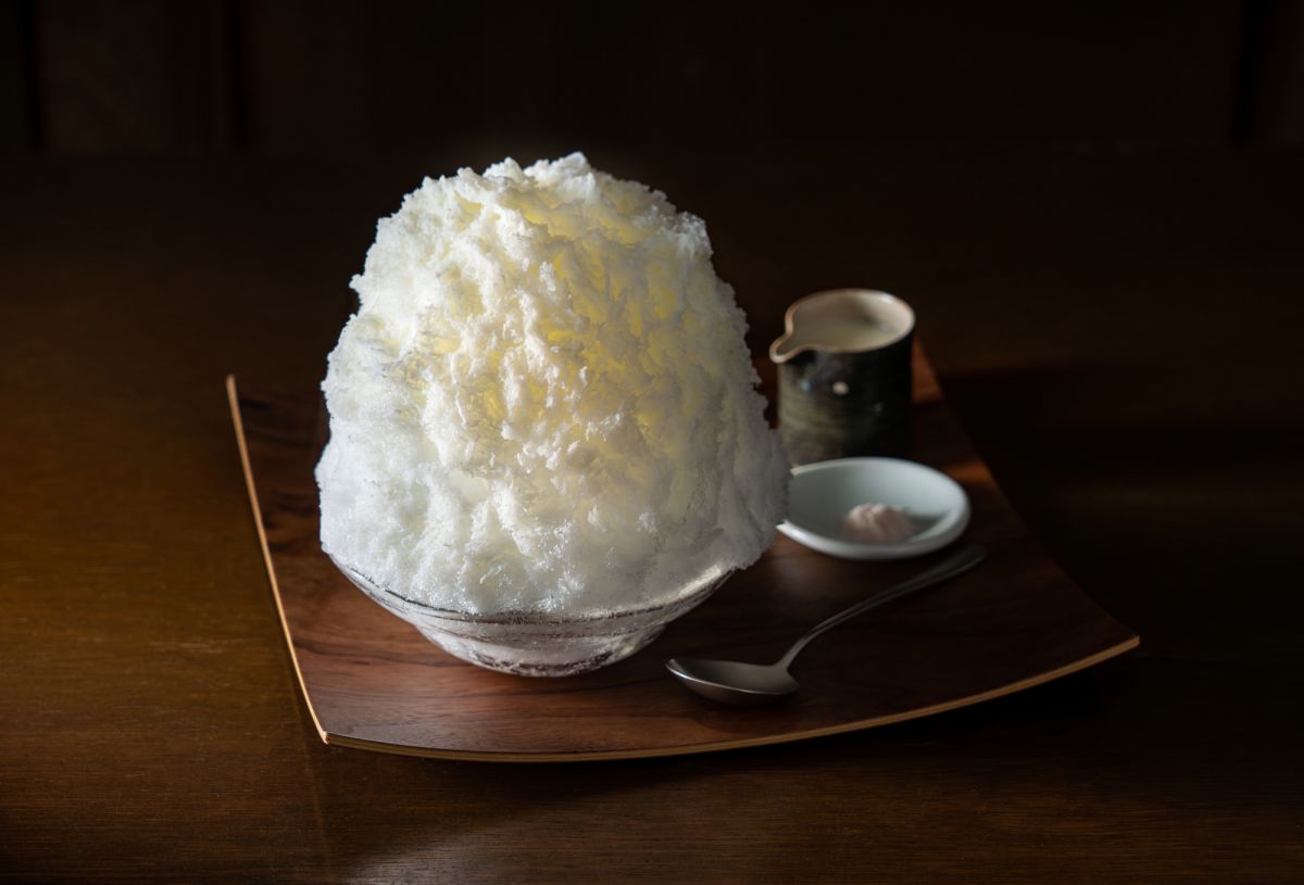 「自家製練乳のかき氷 岩塩添え」900円