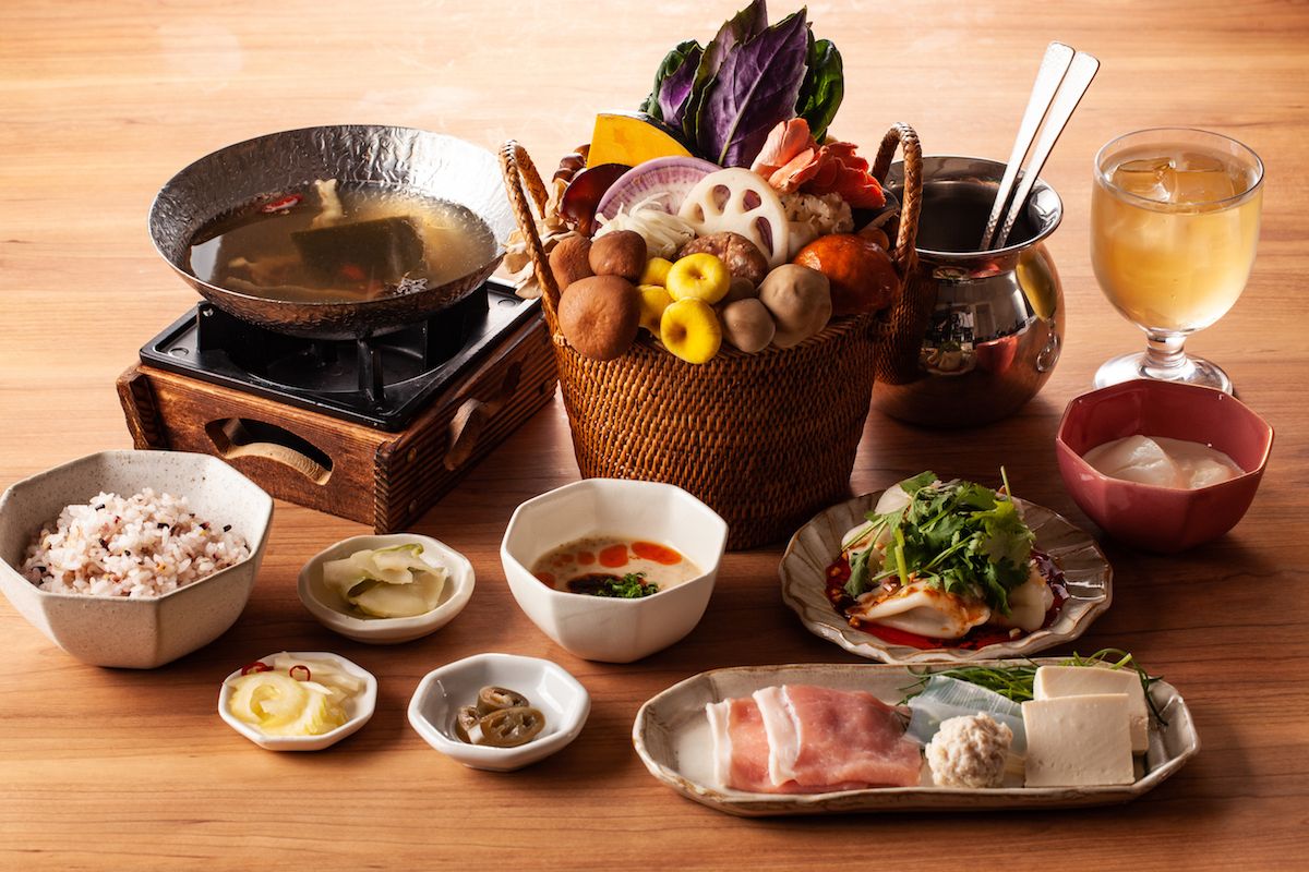 「薬膳きのこ火鍋」2200円