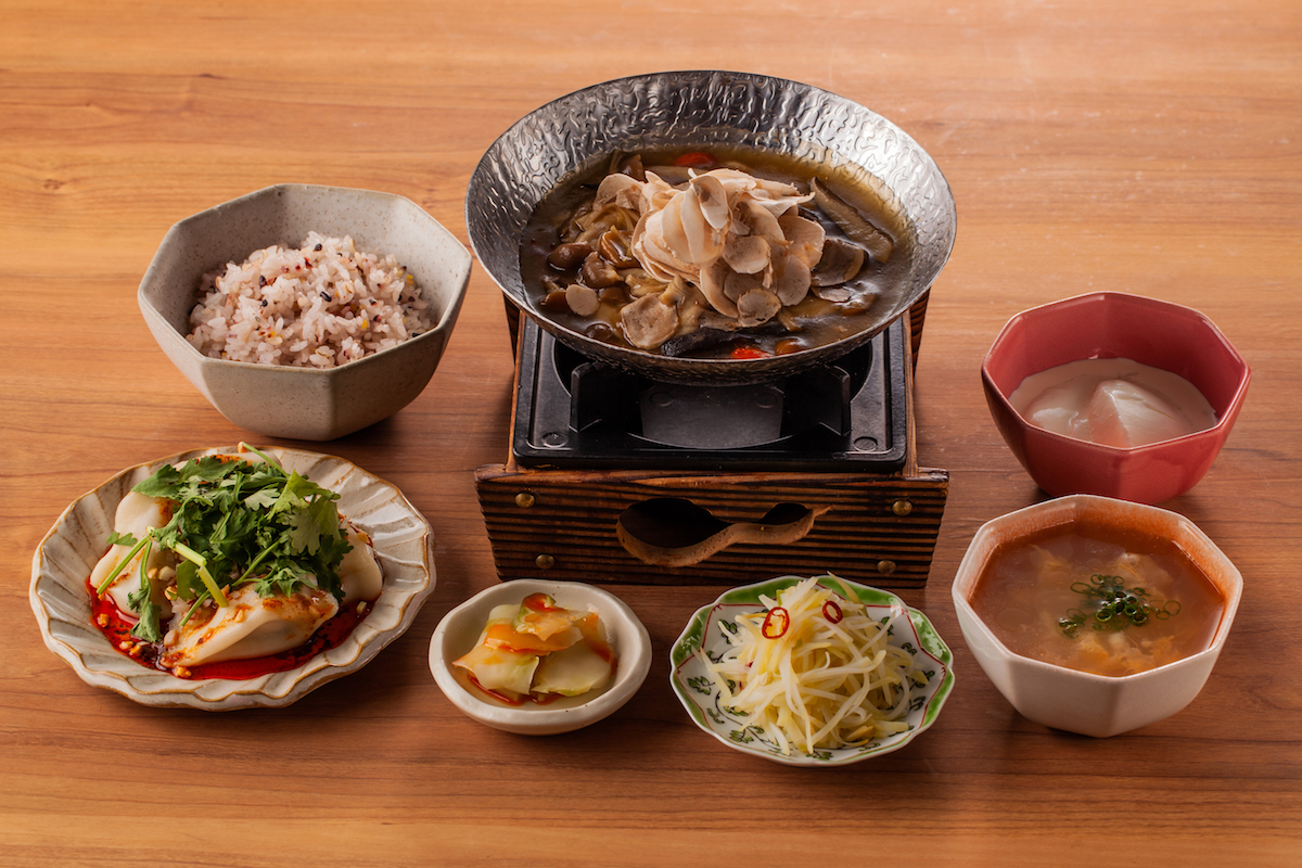 「薬膳きのこあんかけ御膳」1200円