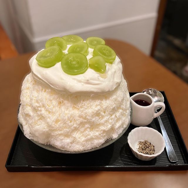 「生はちみつシャインマスカット」2000円　※現在は販売終了。夏の終わり頃から秋口に再登場予定