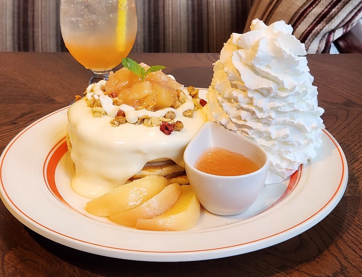 期間限定「白桃のパンケーキ」1870円