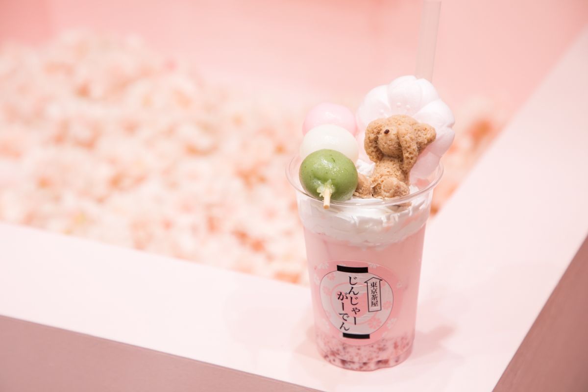 「苺生チョコてでぃじんじゃーくんとお団子付き最中苺ミルク」