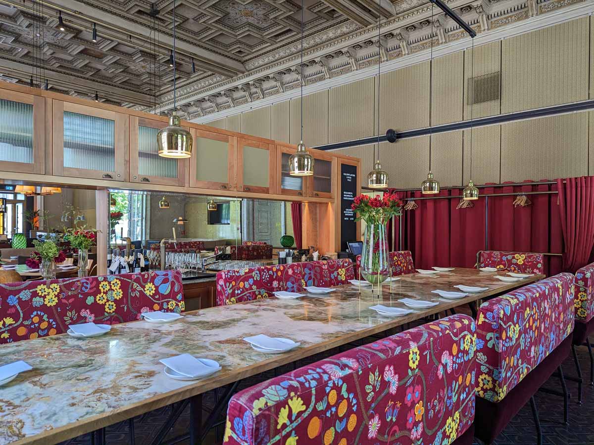 レストラン内観