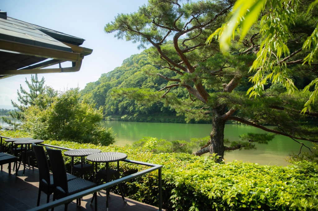 「茶寮 八翠（さりょう はっすい）」からの眺め