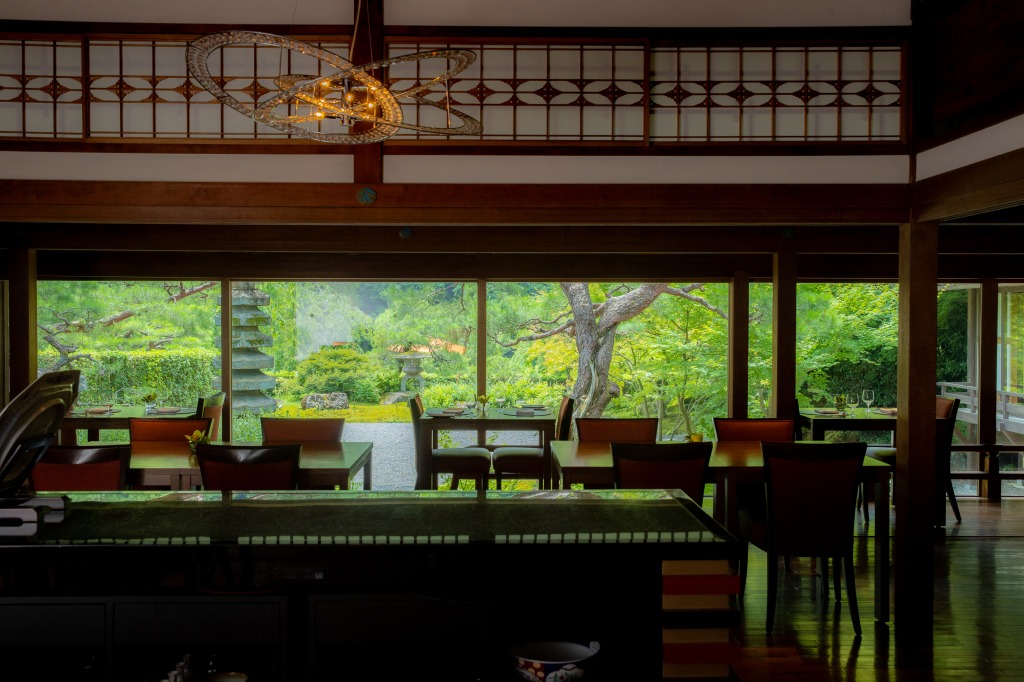 朝食会場はレストラン「京 翠嵐」
