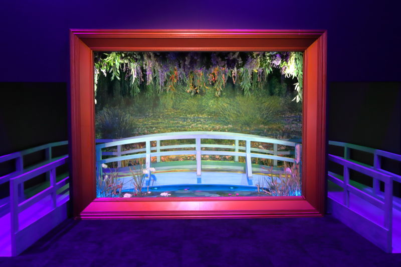 「Monet & Friends」展のモネの庭をイメージしたフォトスポット