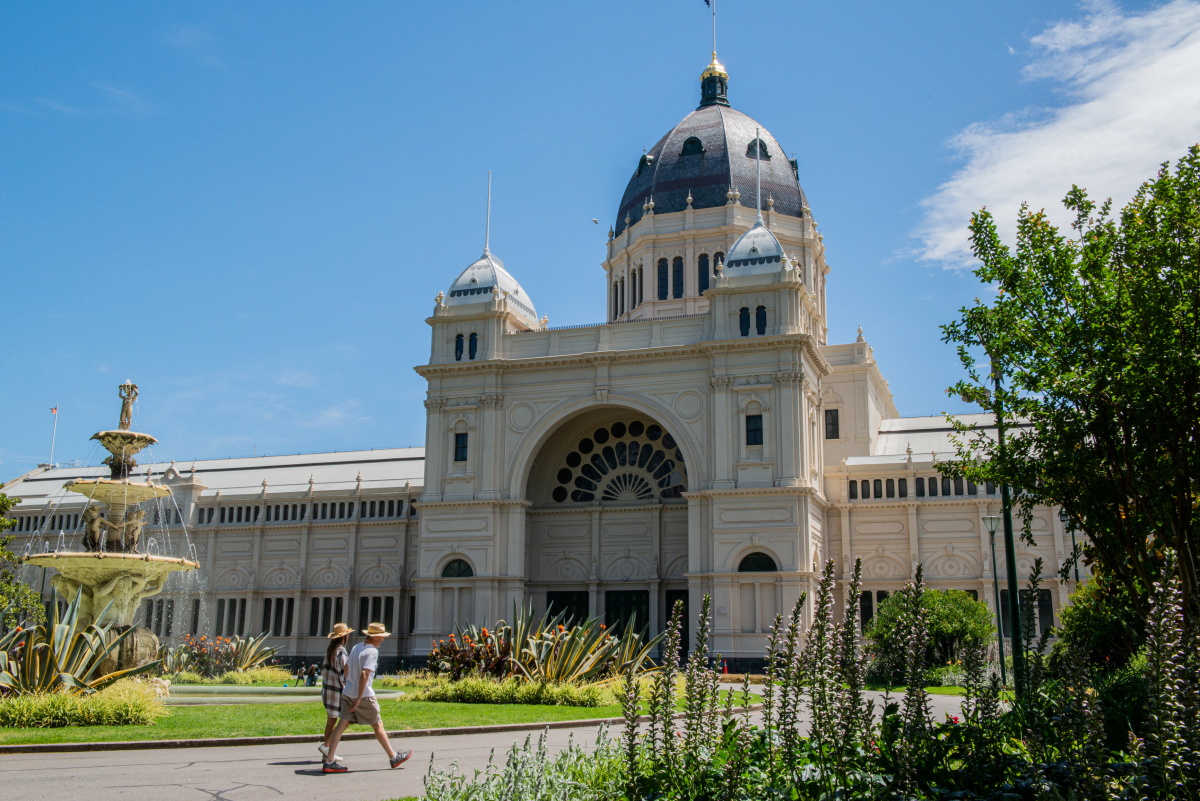 ドームが特徴的な建物