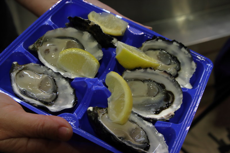 オーストラリアはカキの養殖が盛んで通年生ガキを味わえる