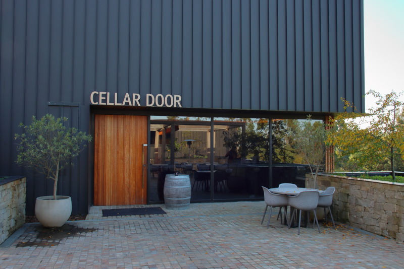 シックな趣のセラードア