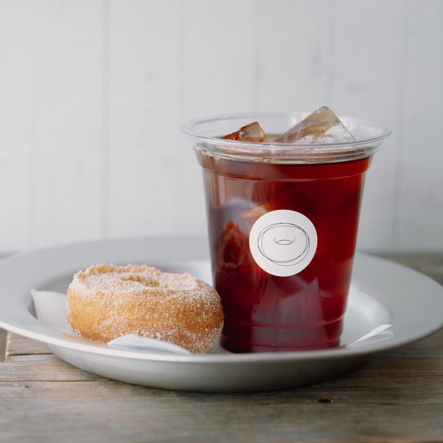 【京都】loose kyot(ルースキョウト)/プレーンドーナツ(1個)281円、コーヒー(1杯)601円