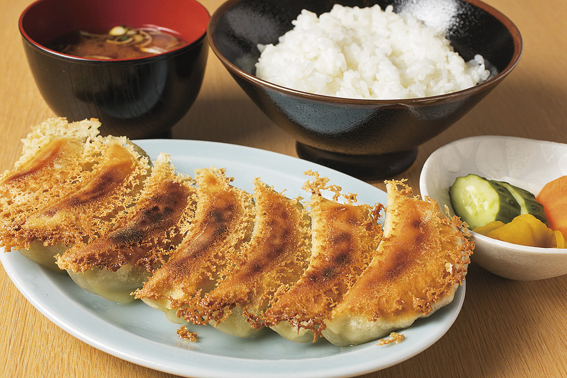 はこね餃子（1人前7個）を定食にして1210円