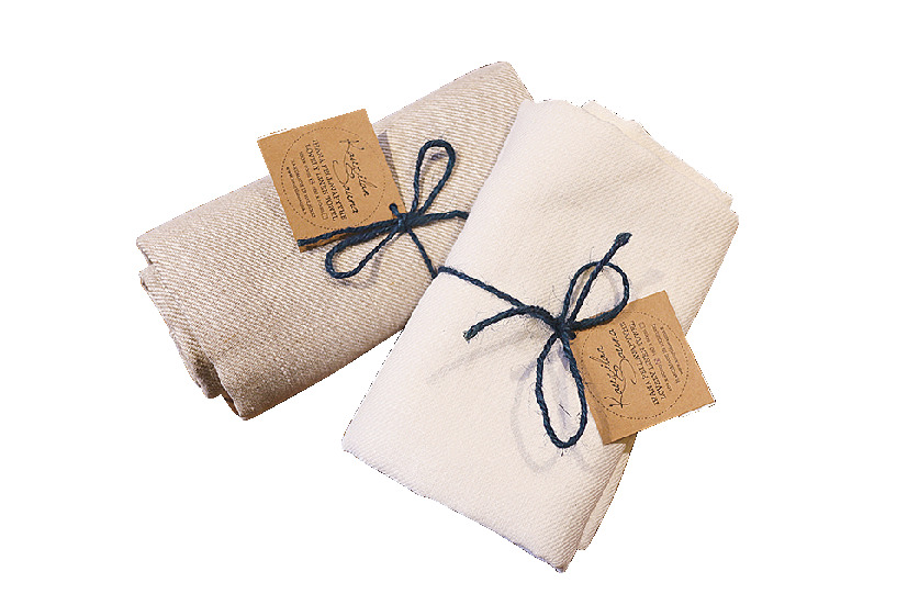 カウリラン・サウナオリジナル 商品。ヘルシン キでひとつひとつ手作業で作ら れているリネンタオル。€59