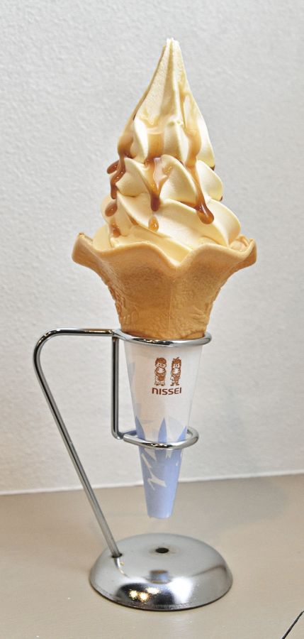 「草津たまごファーム」の地鶏たまごソフト390円