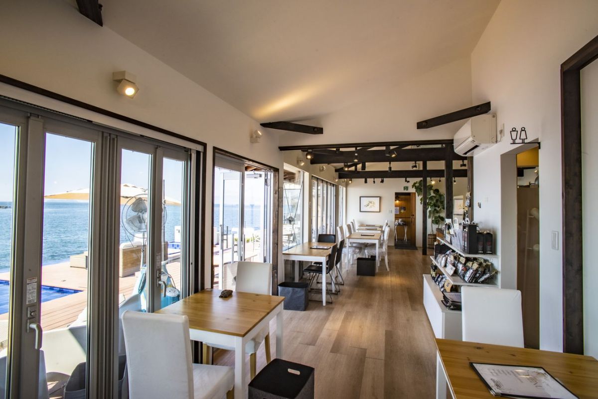 壱枚乃絵 海辺のテラスカフェ 赤穂店