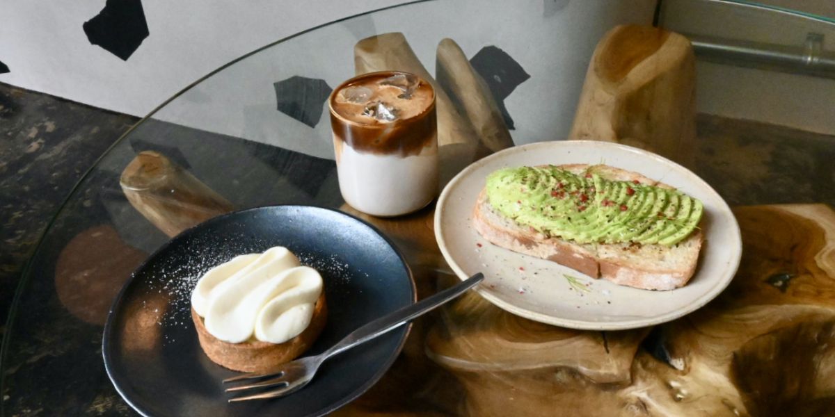 蔵前のカフェ「ARC」で音楽に耳を傾けながらいただくサクとろ食感のチーズタルト