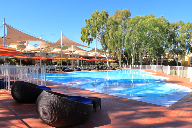 セイルズ・イン・ザ・デザート・ホテルのプール