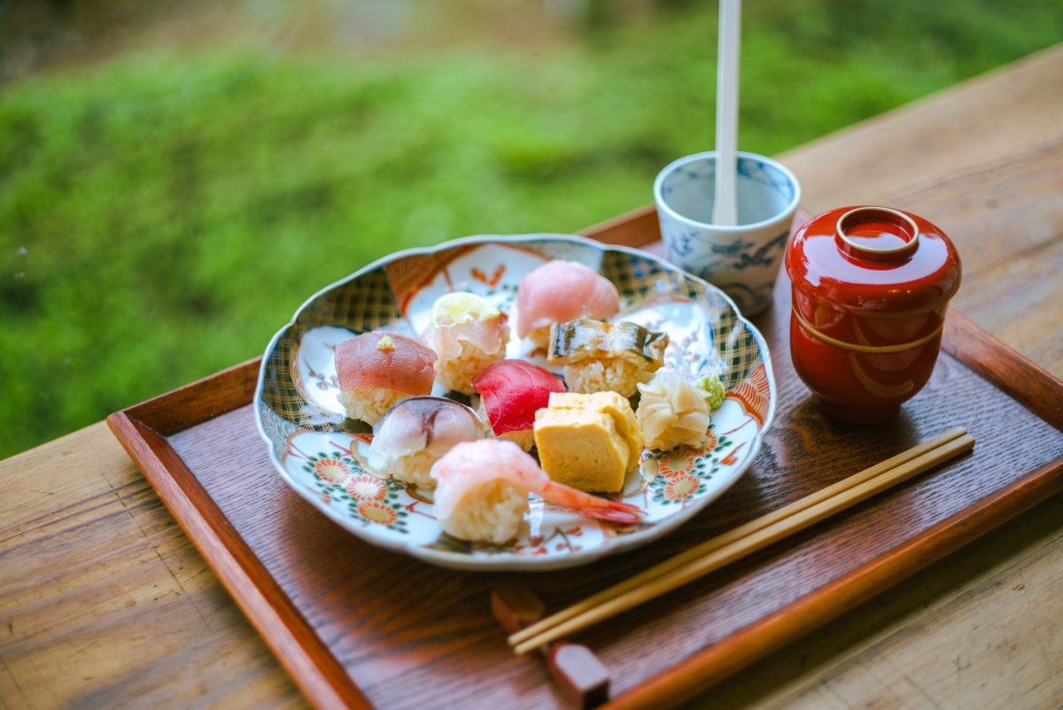 「岡本かの子の手毬鮨」1900円