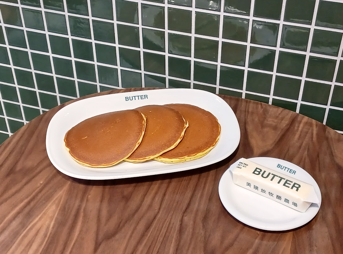 「『ミルクを食べるバター』を食べるホットケーキ」 2420円