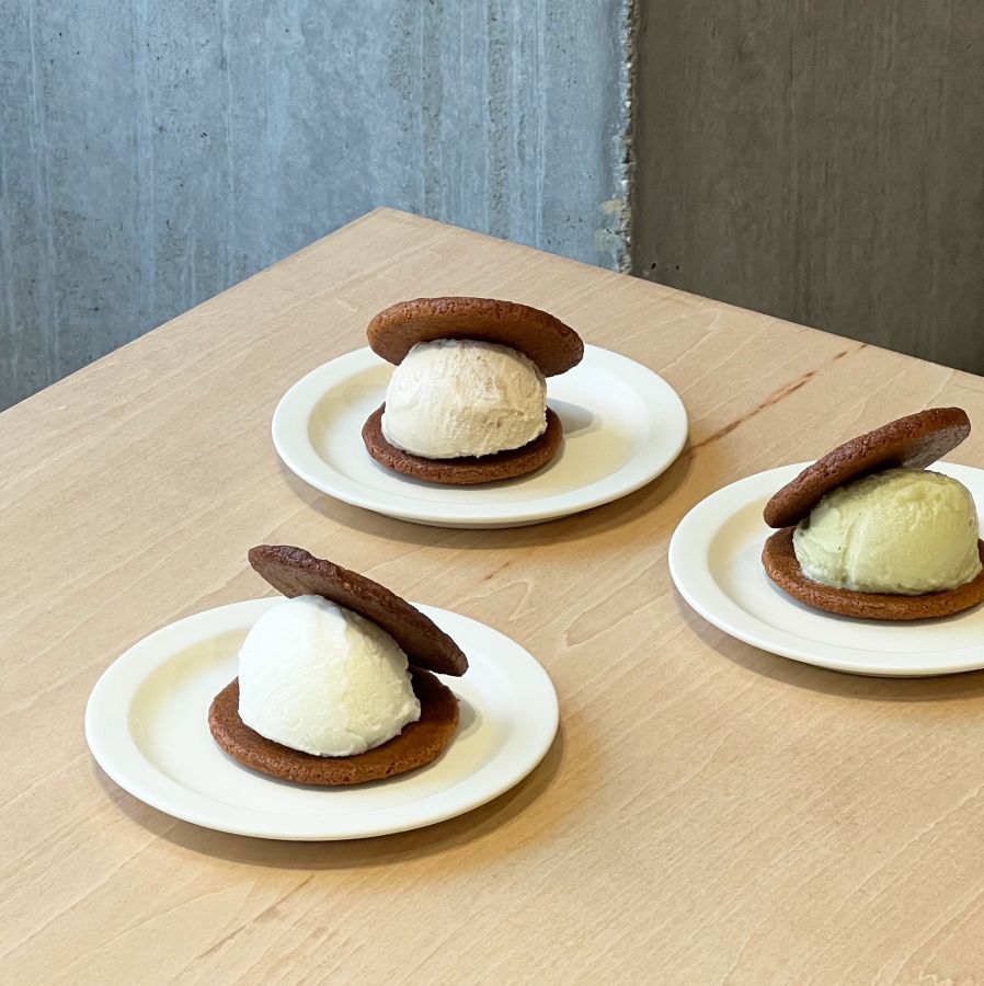 「ジェラートクッキーサンド」●●円