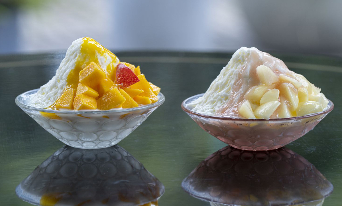 左から「Tokyo Marriott  Shave Ice マンゴー」、「Tokyo Marriott  Shave Ice 桃」各2500円