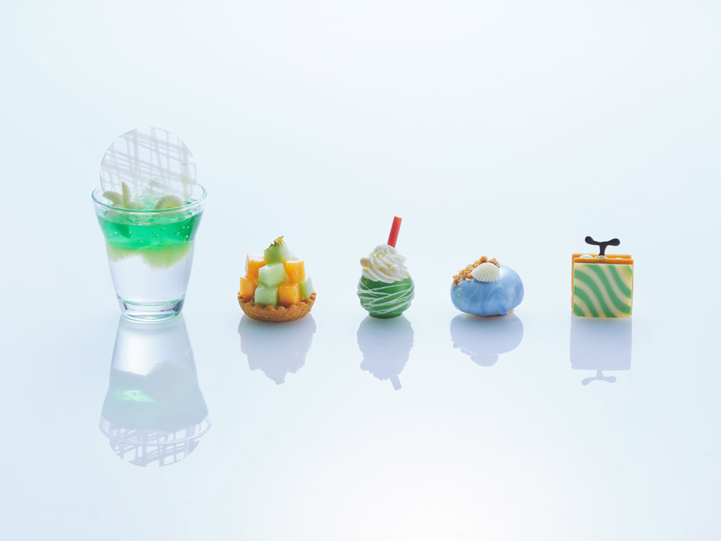 左から「オーシャンメロンゼリー」、「メロンキャッスル」、「ココメロンフロマージュ」、「ビーチメロンムース」、「メロンスクエア」