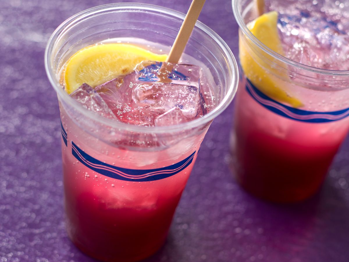 「スパークリングカクテル（ラムリキュール＆巨峰）」1杯780円