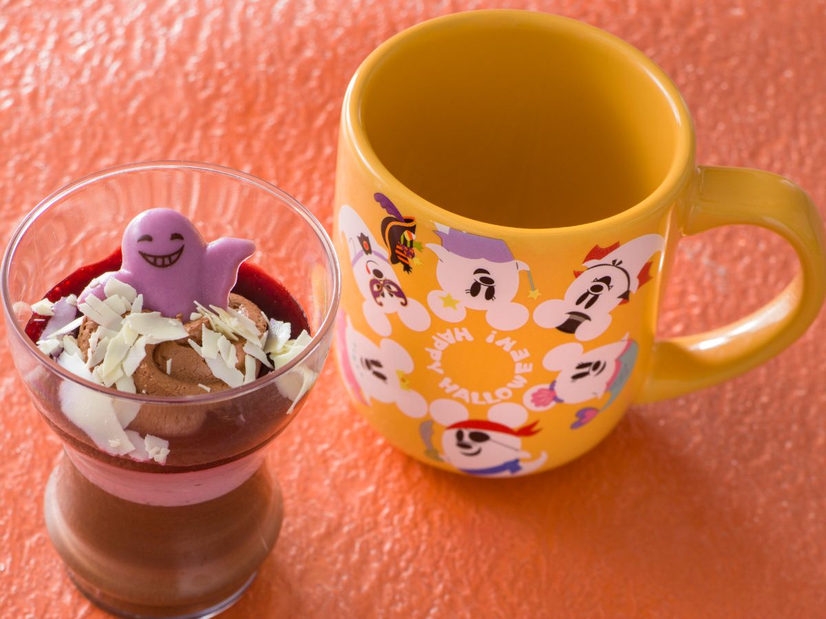 「カシス＆チョコムース スーベニアカップ付き」　1100円