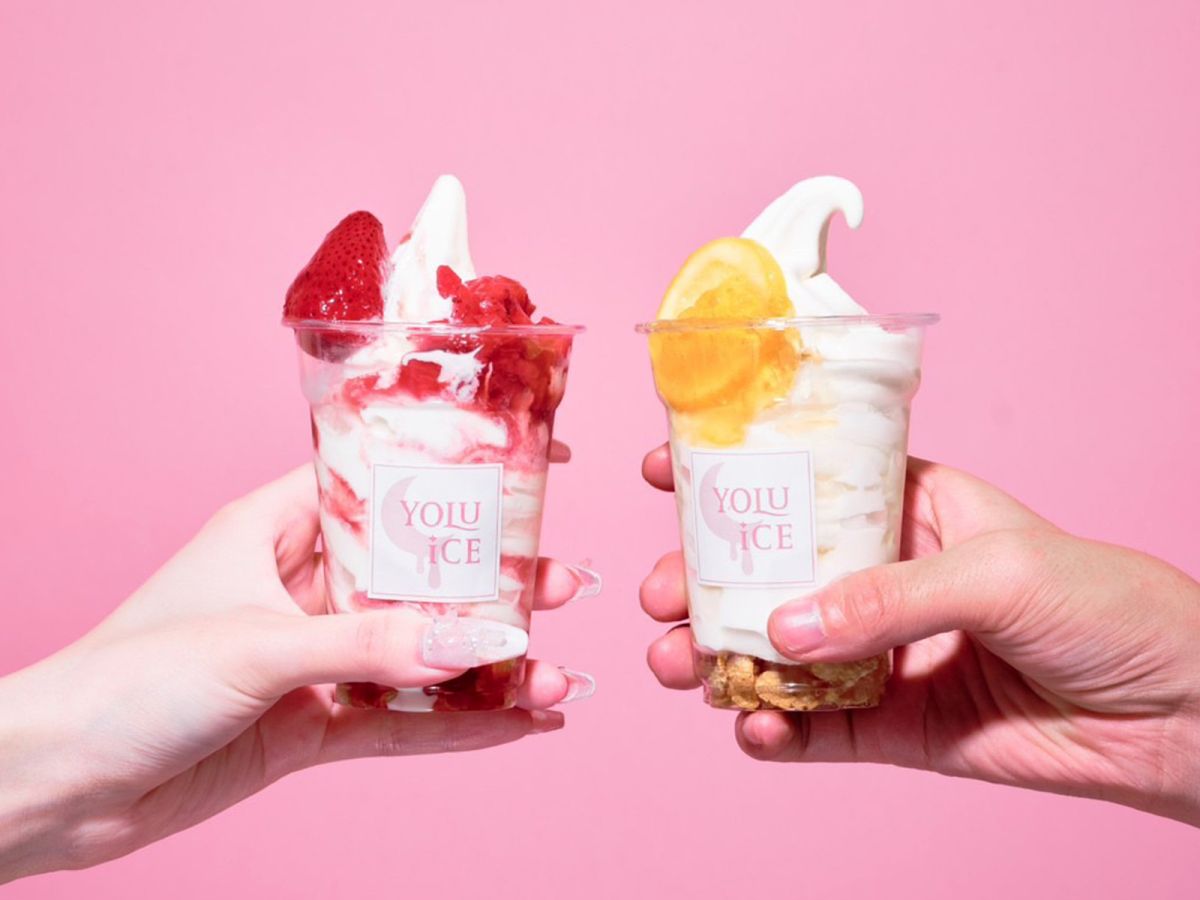 （左から）「イチゴづくし」700円、「ハチミツレモン」680円