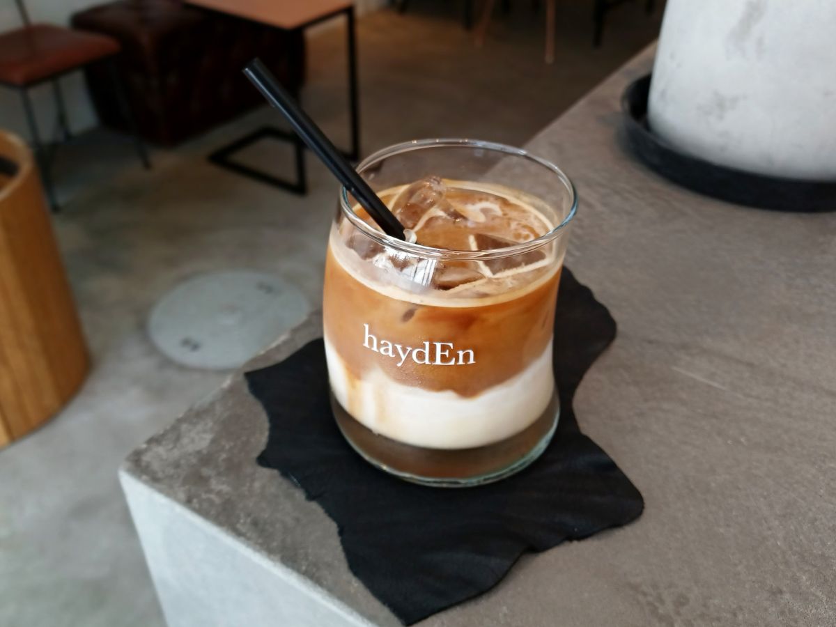 「カフェラテ（アイス）」700円