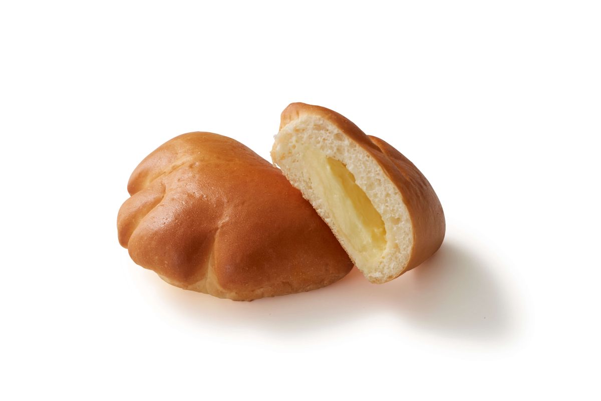 カカオフルーツのクリームパン　378円