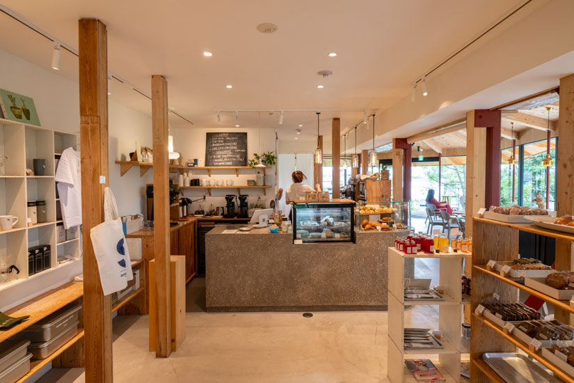 軽井沢書店の一角にあるコーヒースタンド