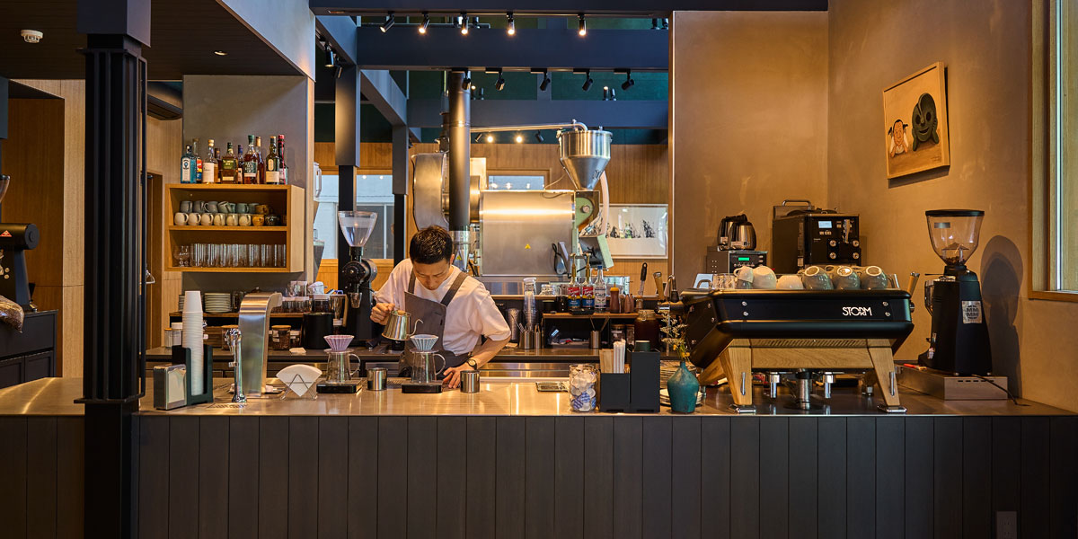 【軽井沢】人気ベーカリーが手がける「沢村ロースタリー 軽井沢」で、とっておきの自家焙煎コーヒーとスイーツを