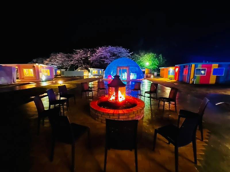 キャンプファイヤー　利用時間：19時30分～21時30分 ※雨天中止　料金：無料