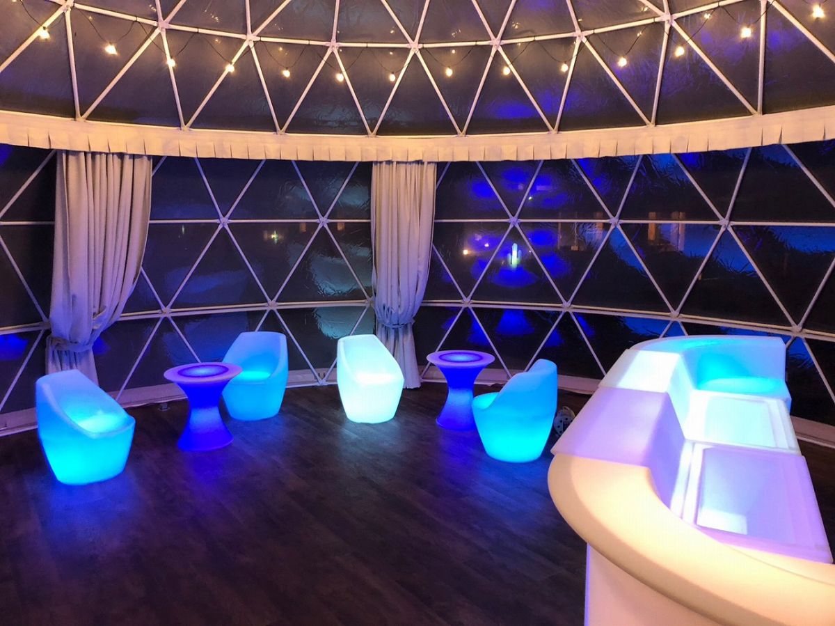 クリスタルナイトバー　利用時間：19時～21時30分　料金：入室無料