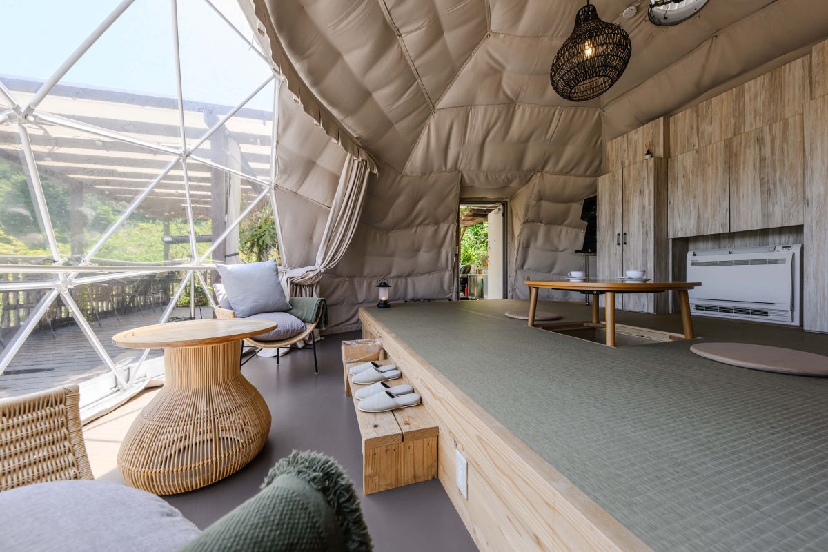 「RURI」の小上がりスペース