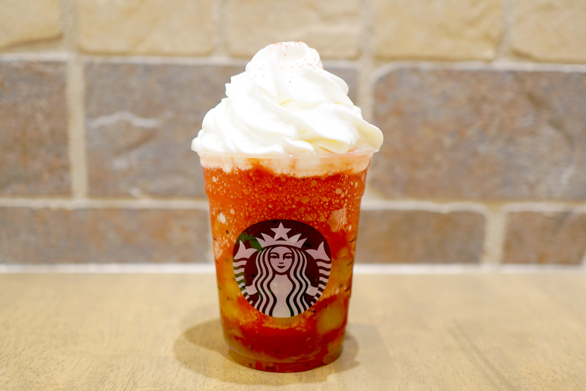「GABURI スイカ フラペチーノ®」Tallサイズのみ 678円(持ち帰り)、690円(店内利用)