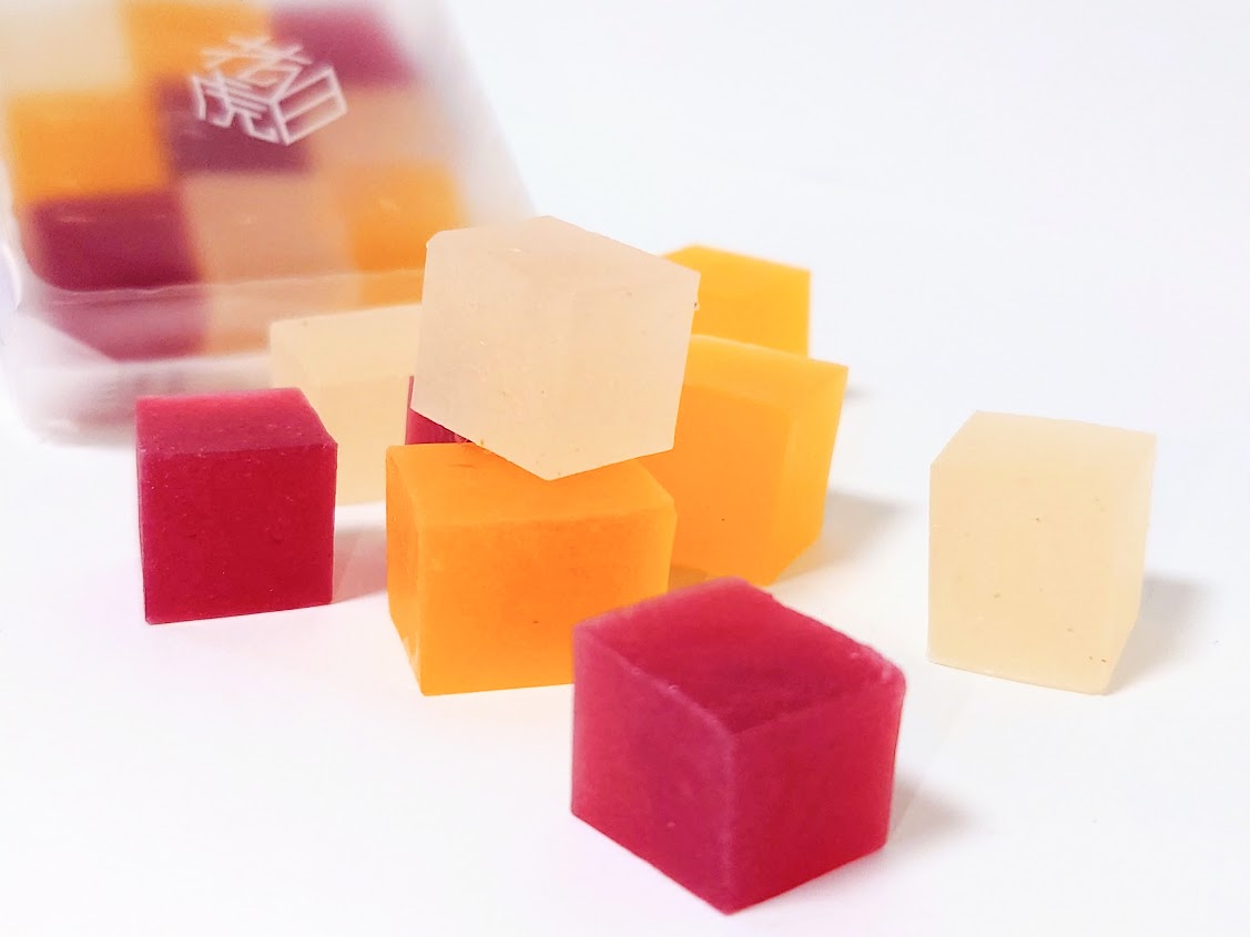 「花虎白4個入り」1320円