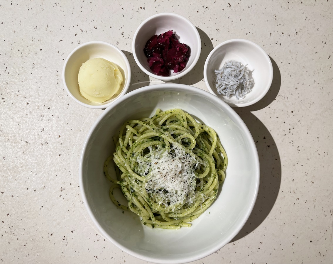 「さわやかジェノベーゼ」880円＋「柴漬け」50円、「マッシュポテト」80円、「しらす」100円