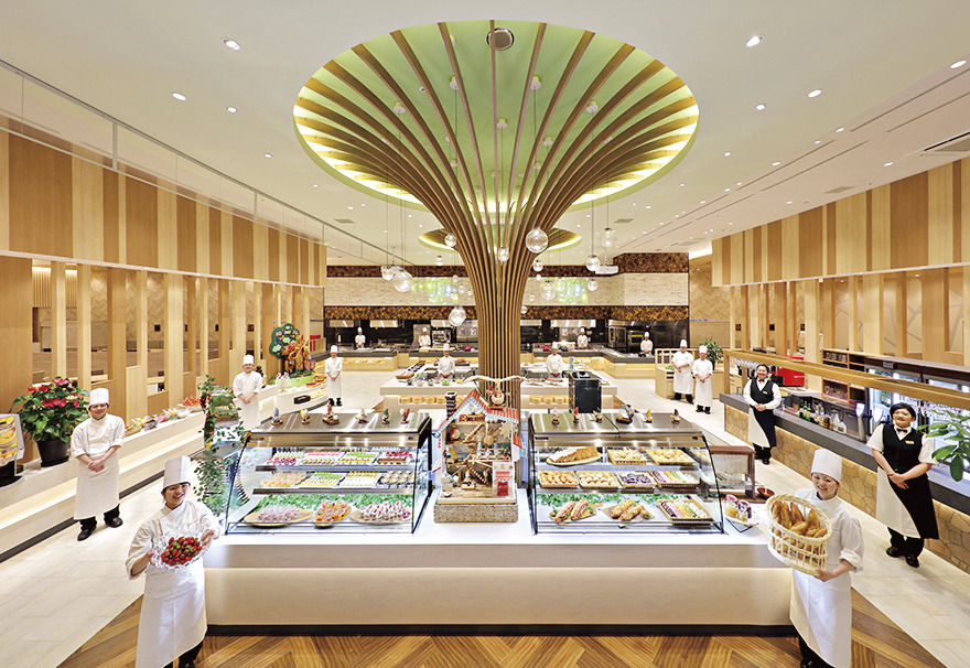 森と光をテーマとした、 新設されたビュッフェレストラン