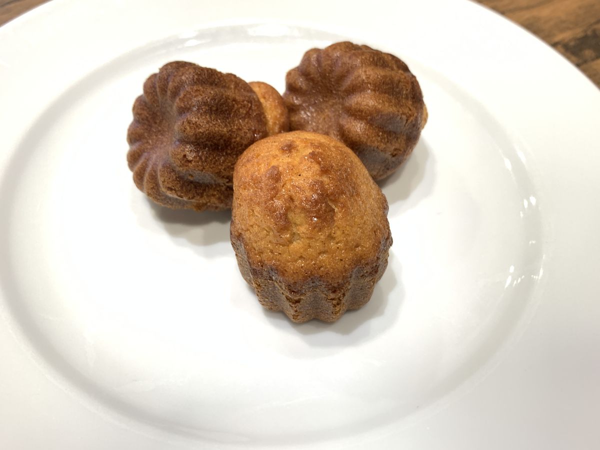 「ふぞろいマドレーヌ」1個 260円