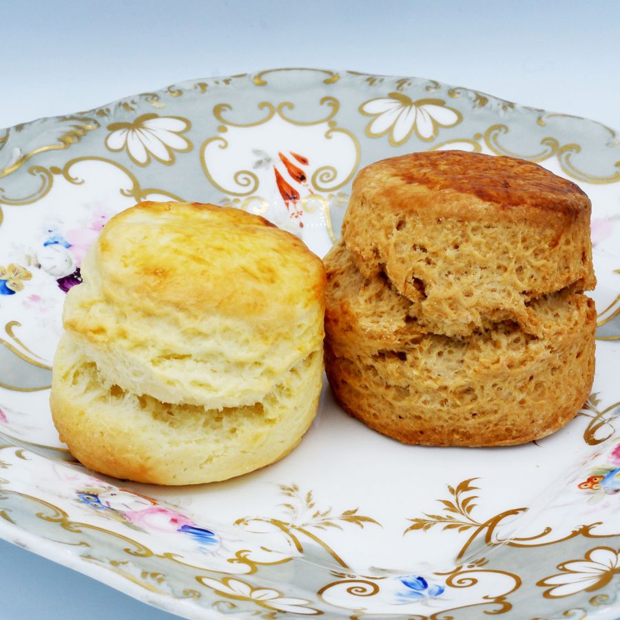 【Part1】＜Cha Tea紅茶教室＞  左：クラシックスコーン 324円※各日300点限り