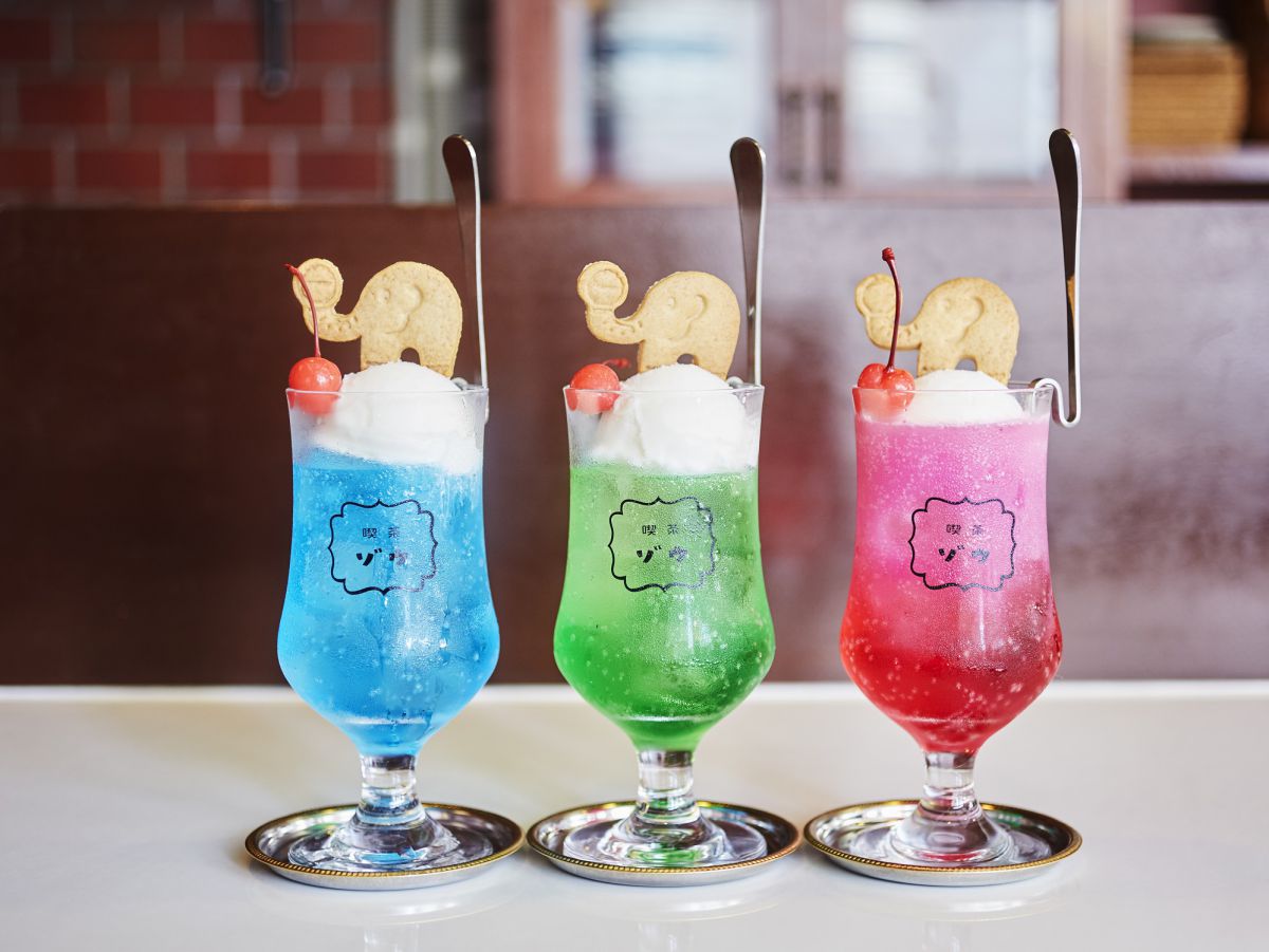 クリームソーダ　各660円（クッキー付は各760円）