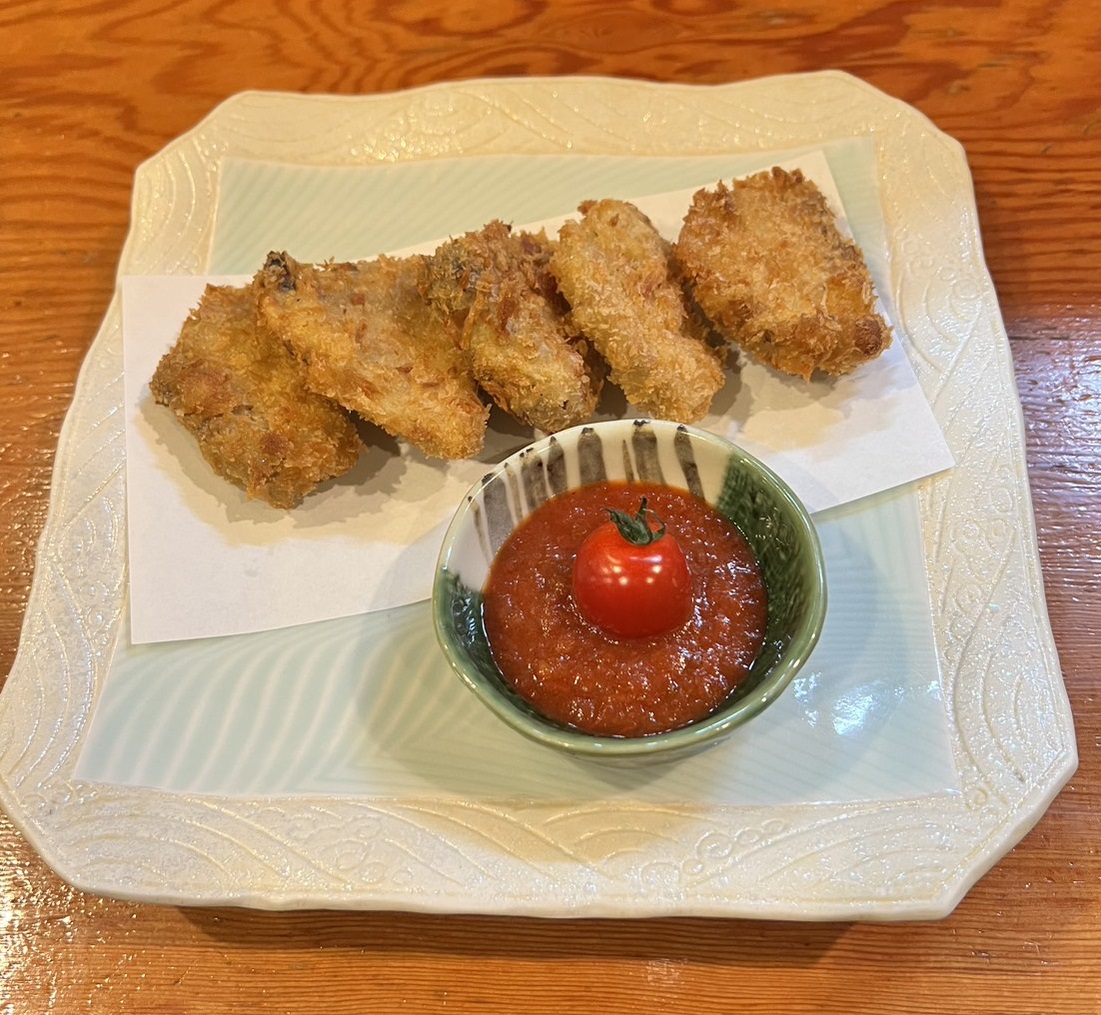 「かつじゃないよ かつおだよ！（トマト）ソースかつお!!」748円