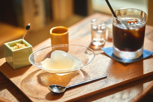 「くずもち」1000円 「コーヒー」800円 ※セットで1700円