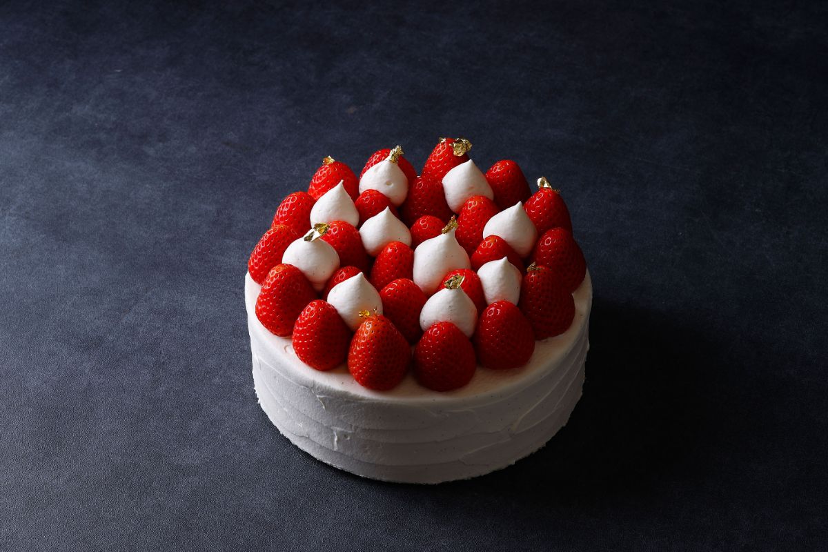 「スぺリュール」直径約15×高さ約8cm 1万3000円、直径約18×高さ約8cm 1万6000円、直径約20×高さ約10cm 2万4000円