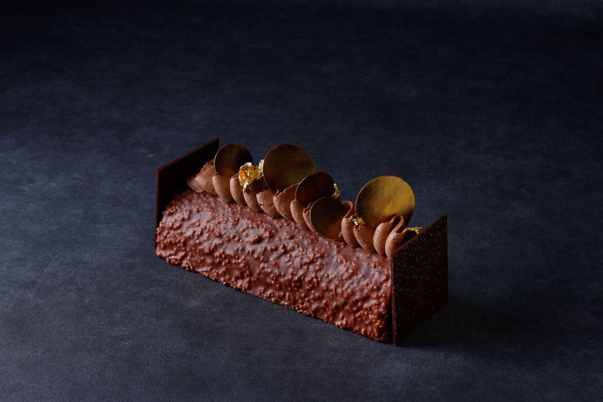 「ビュッシュ ド ノエル」横約22×縦約7×高さ約8.5cm 8000円 ※限定50個