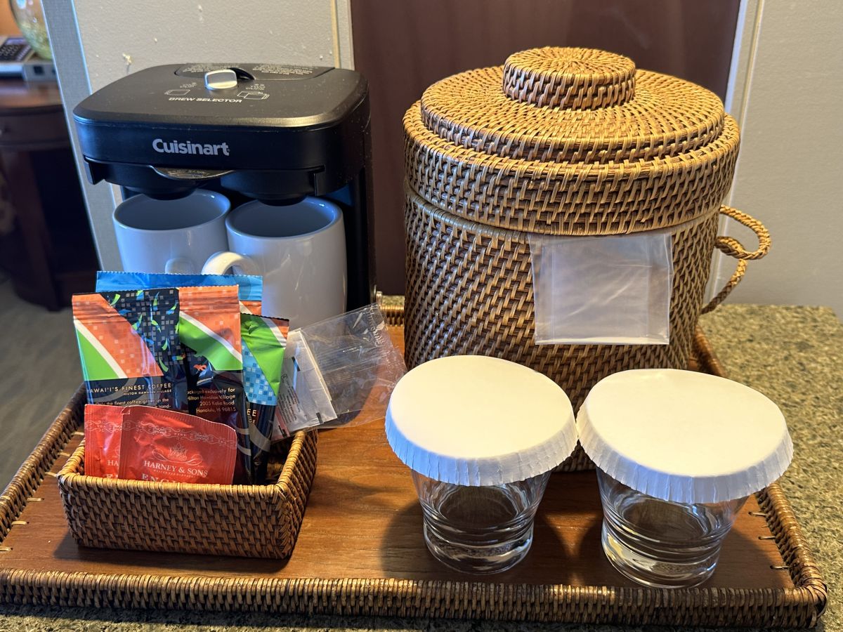 コーヒー、紅茶、コーヒーメーカー付き