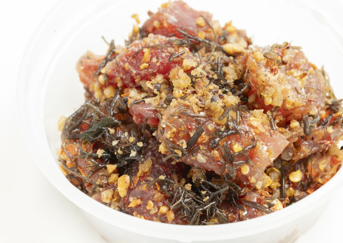 スパイシー・ハワイアン・アラエア・アヒポケ 1パウンドあたり $28.99 ※写真は0.31パウンド（約140g）で$8.99